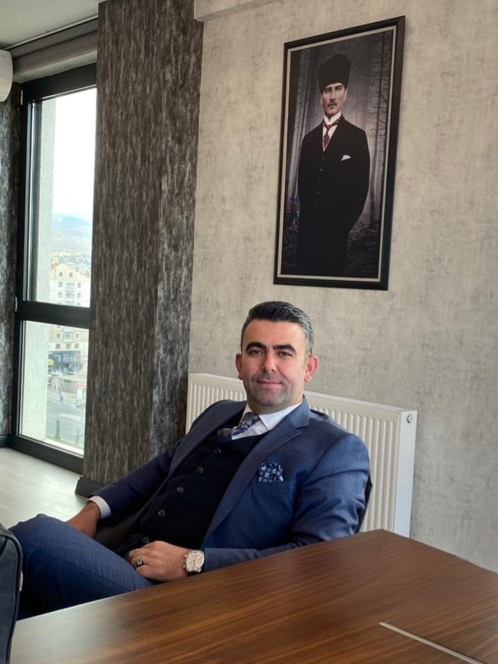 Mehmet Melik Soylu, Gayrimenkul Danışmanı — Soylu Gayrimenkul Danışmanlığı ofisinde
